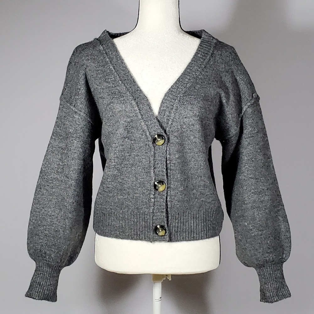 NEW Topshop Horn Button Crop Gray Cardigan Sweater